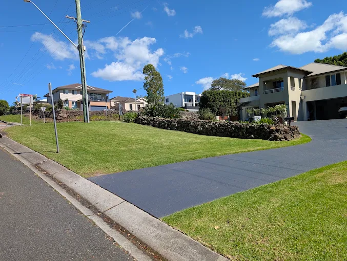 Clean driveway and maintained lawn at Cedar Ridge Kiama