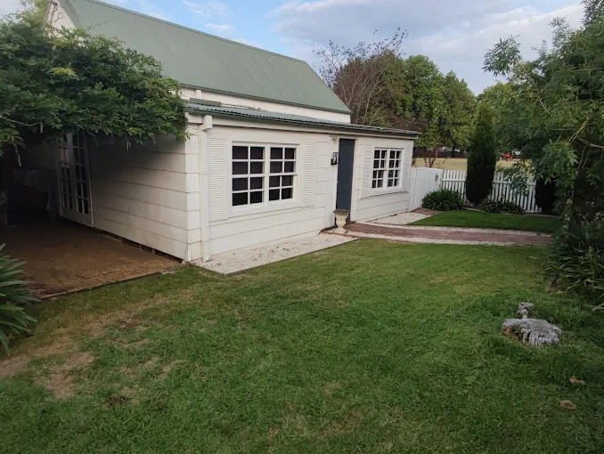 Cottage outdoor area maintained in Minnamurra